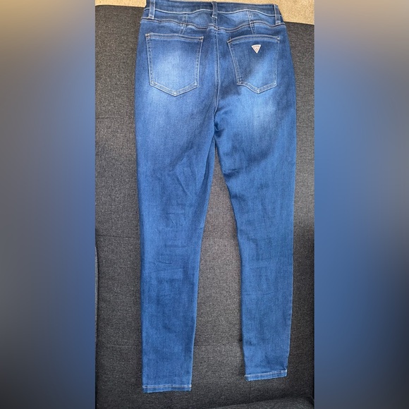 Guess Jeans - Picture 5 of 6